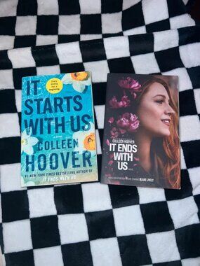 Colleen Hoover Book Bundle. It Ends With Us, and It Starts With Us.